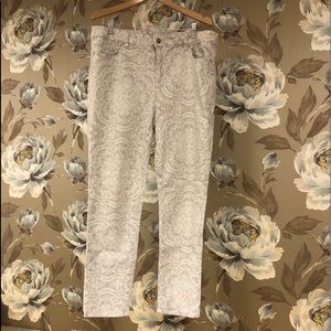 CHiCO’S The Platinum Jegging Size 3